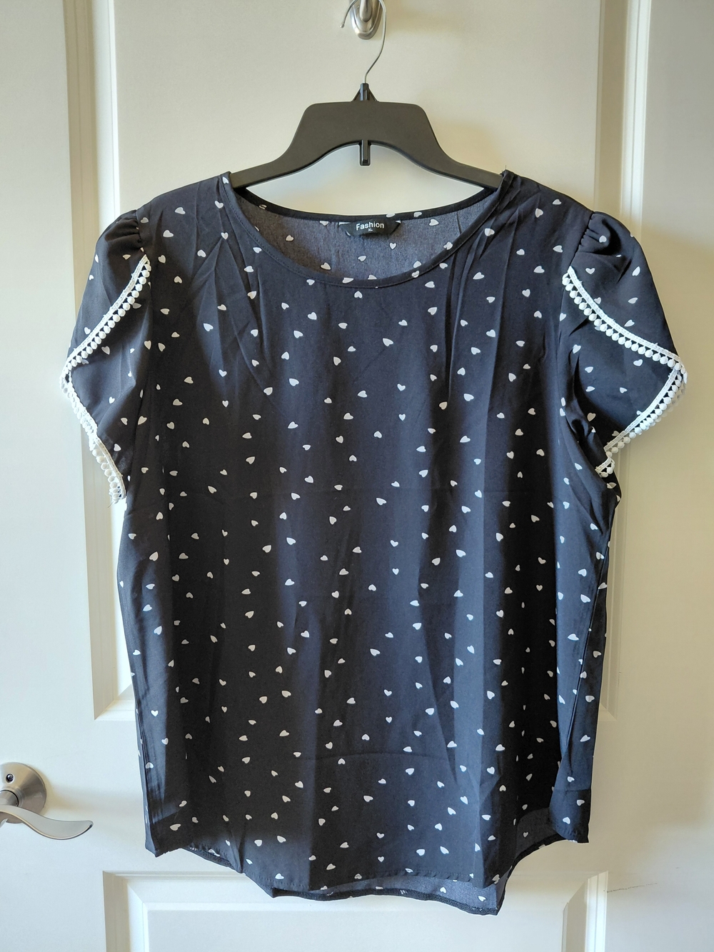 Black Short Sleeve Heart Print Top